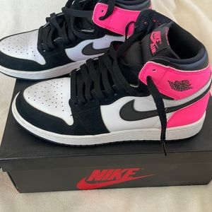 Air Jordan 1 Retro High OF Valentine’s Edition